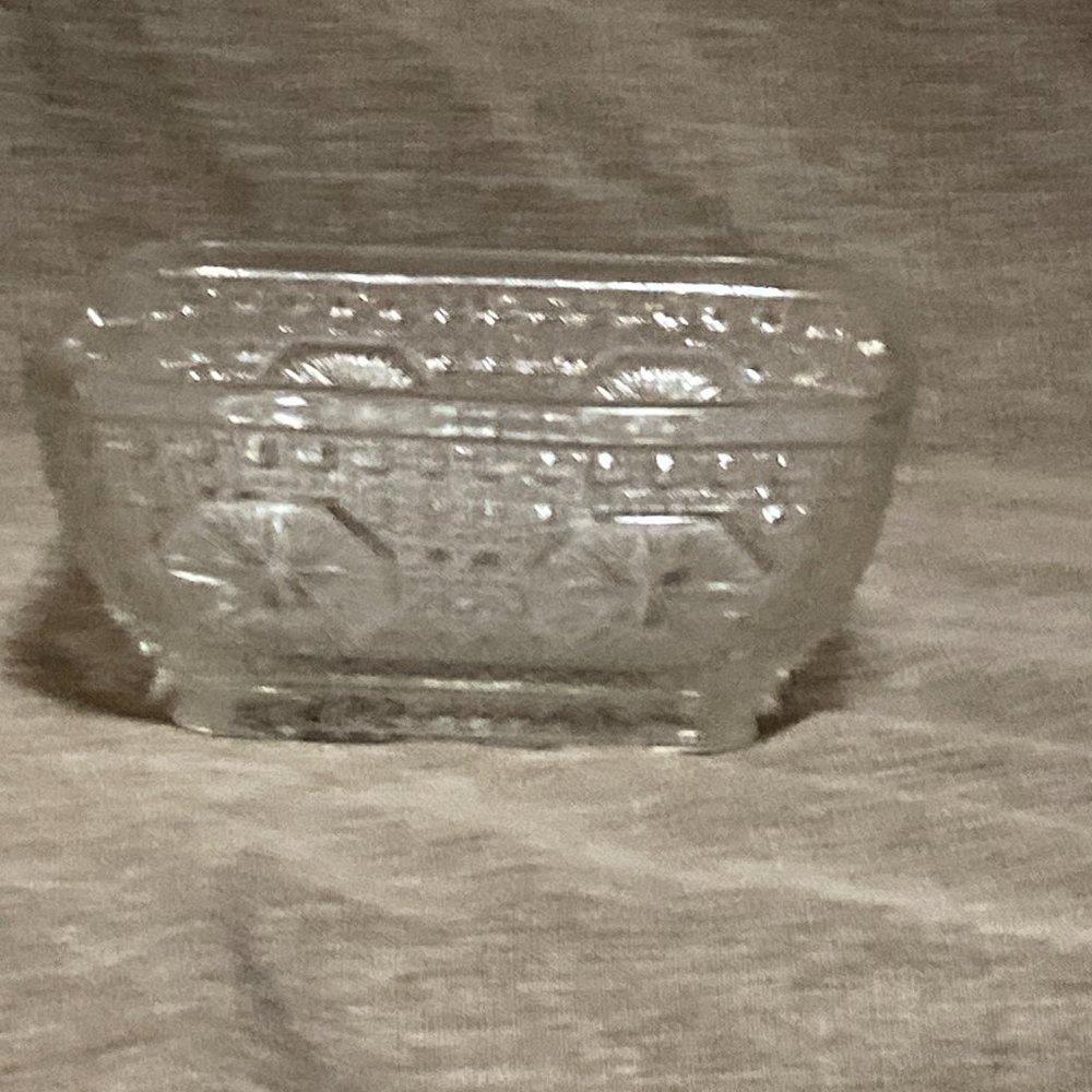 VINTAGE CRYSTAL GLASS SQUARE CANDY DISH - Picture 2 of 8